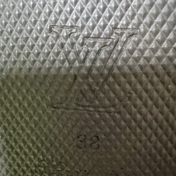 authentic pair of LOUIS VUITTON Monogram Flat Arcade Sandals 
size 38 - Picture 6 of 9